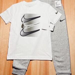 Nike Boys T-shirt and Jogger Set